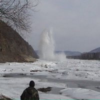 В Приморье начали подрыв льда для минимизации последствия паводка