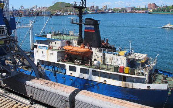 Владивостокский морской рыбный порт в январе-феврале увеличил перевалку рыбы на 18,5%